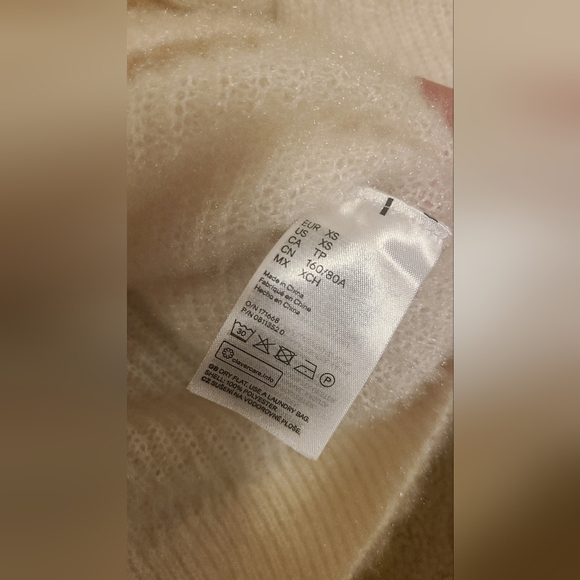 Off-Shoulder Cream Sweater NWOT - Picture 4 of 5